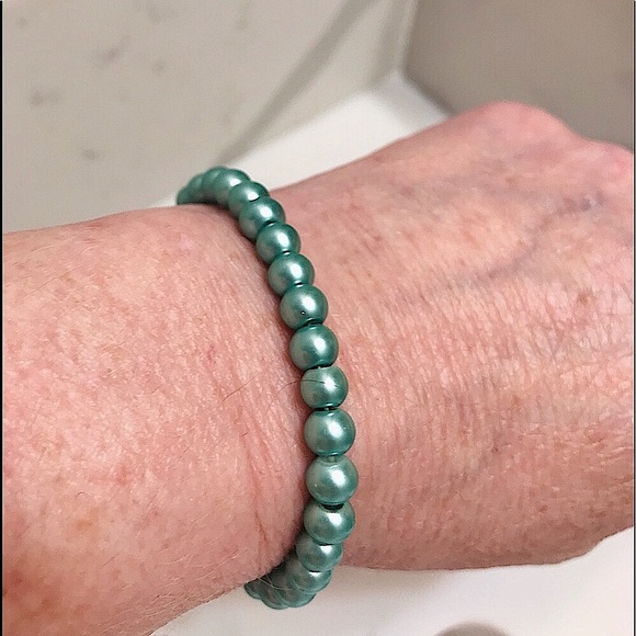 🆕🔥LIA SOPHIA SUPER CUTE TURQUOISE/LIGHT SEE BLUE BRACELET!!MAKE AN OUTFIT POP - Picture 2 of 7